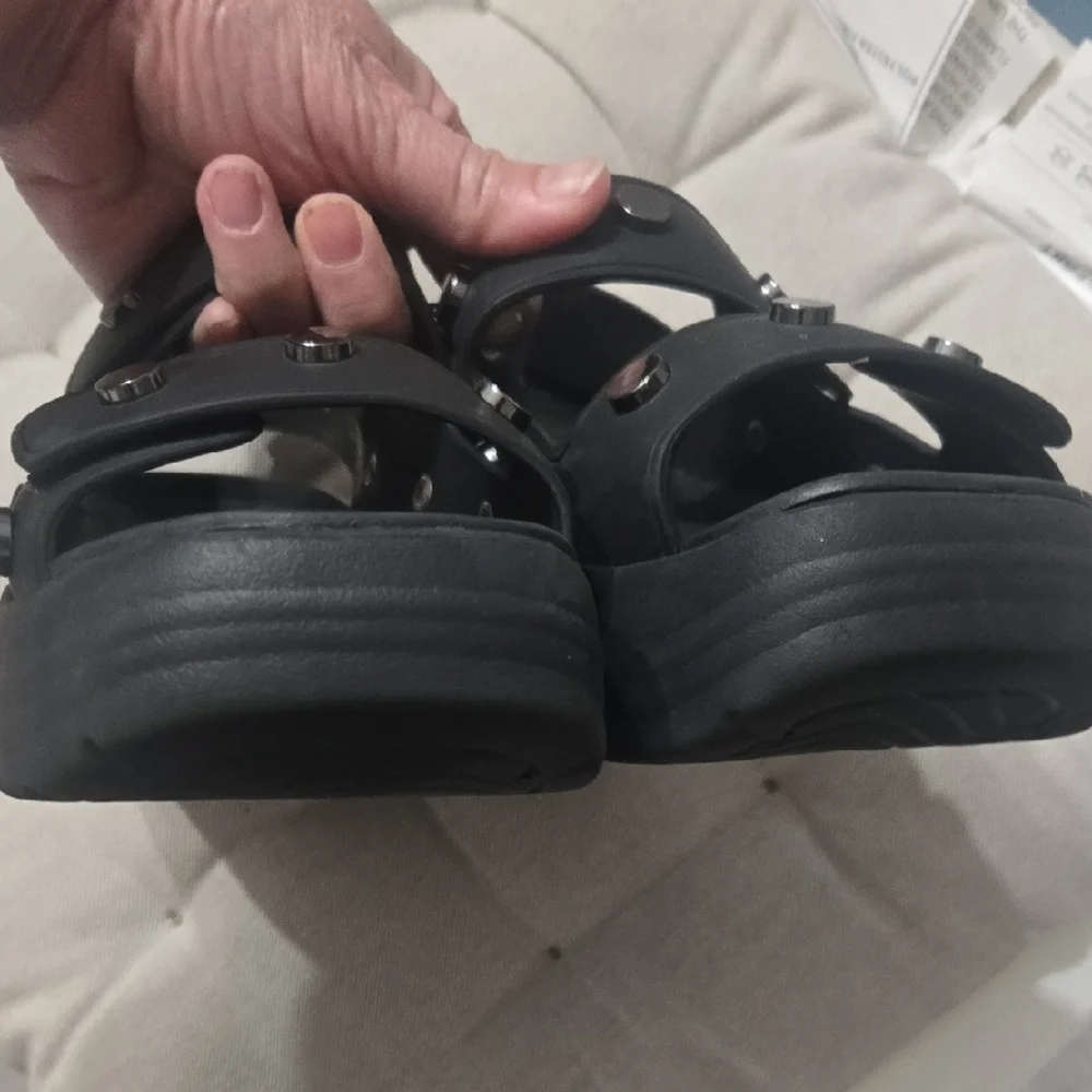 CROCS Black Sandals Size Women 7, Adjustable Straps - Picture 7 of 14